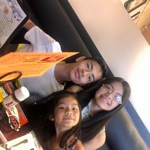 Meet your Posher, Ines